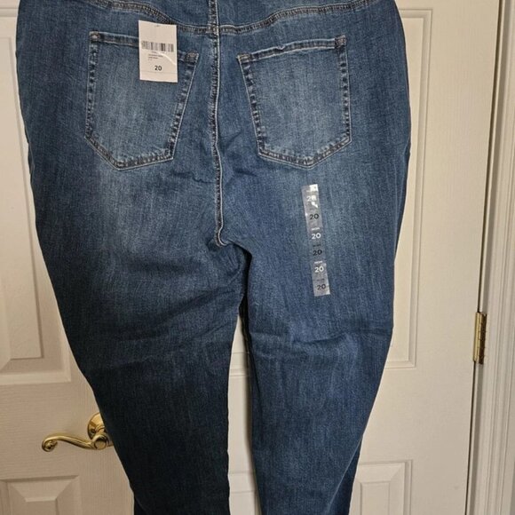 New Forever 21 Mom Jeans, Size 20 - Picture 4 of 9